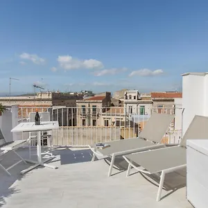  Guest house Ortygia Con Terrazza Sul Mare E Jacuzzi Italy