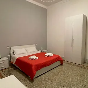 ** Guest house 100 Passi Al Massimo Italy